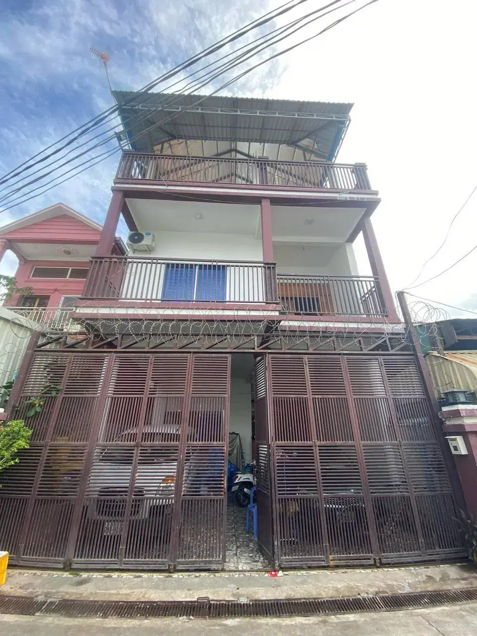 Ordinary house or business house