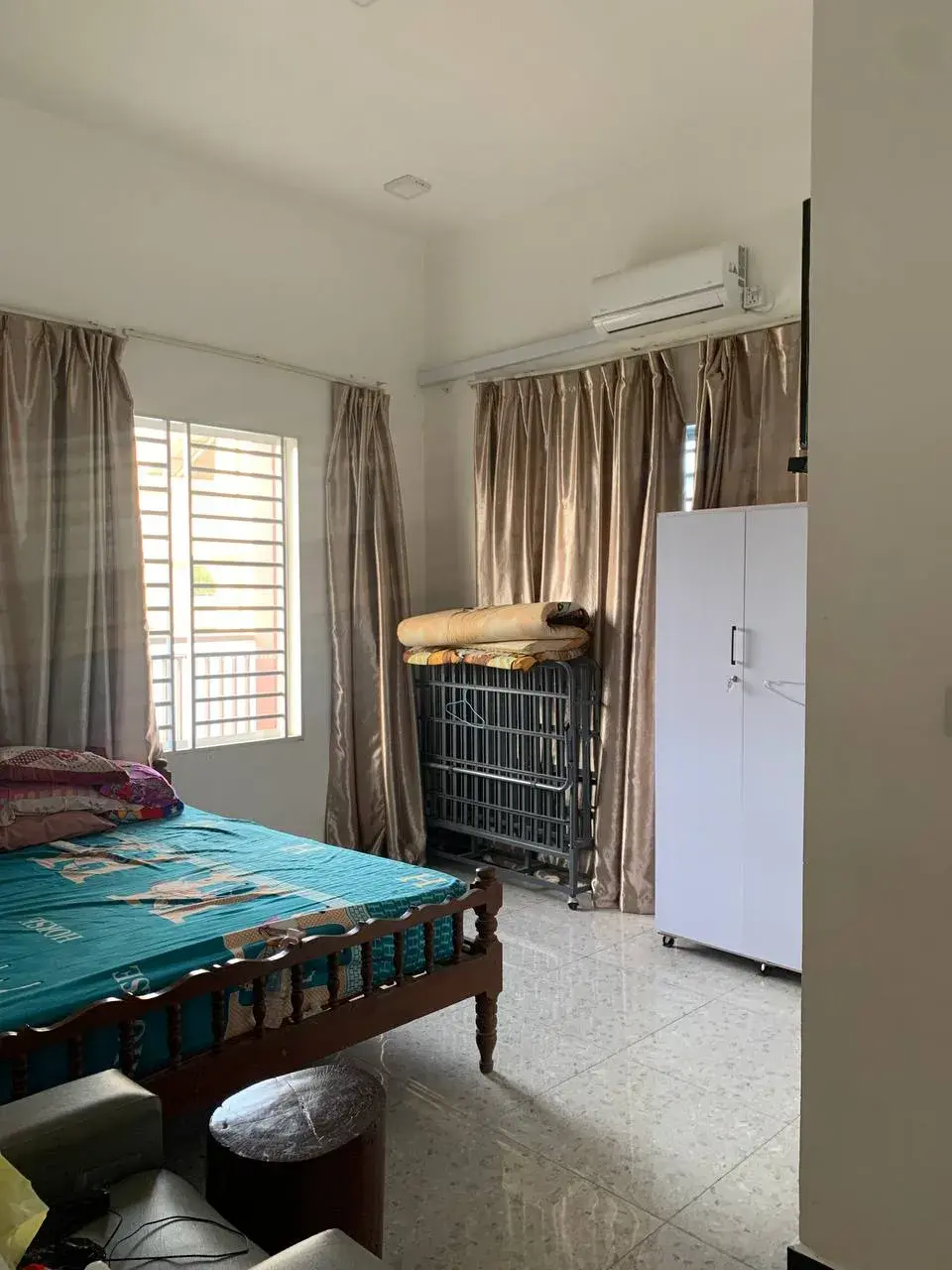 Ordinary house or business house